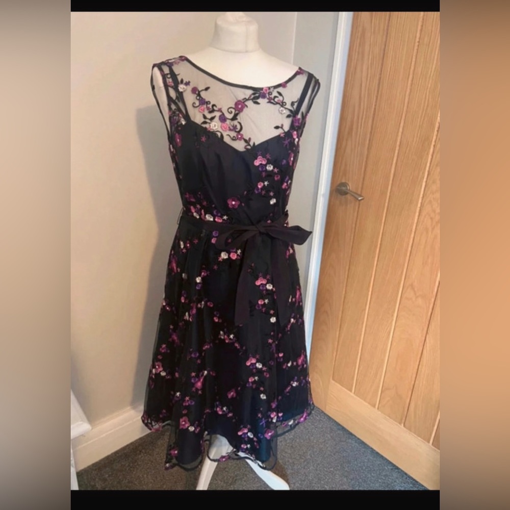 Brand New Phase Eight Stunning Evening Dress - Picture 1 of 6